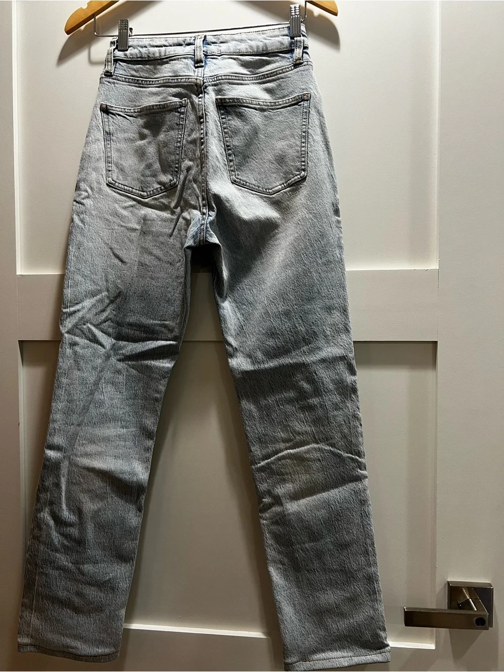 Zara Women’s Light Wash Blue Jeans - Classic Straight Fit